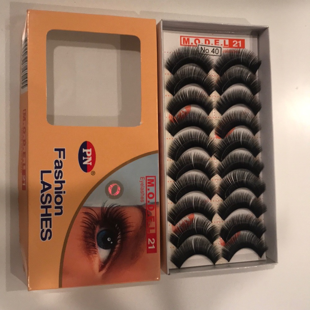 10 pairs of Fashion Lashes number 40